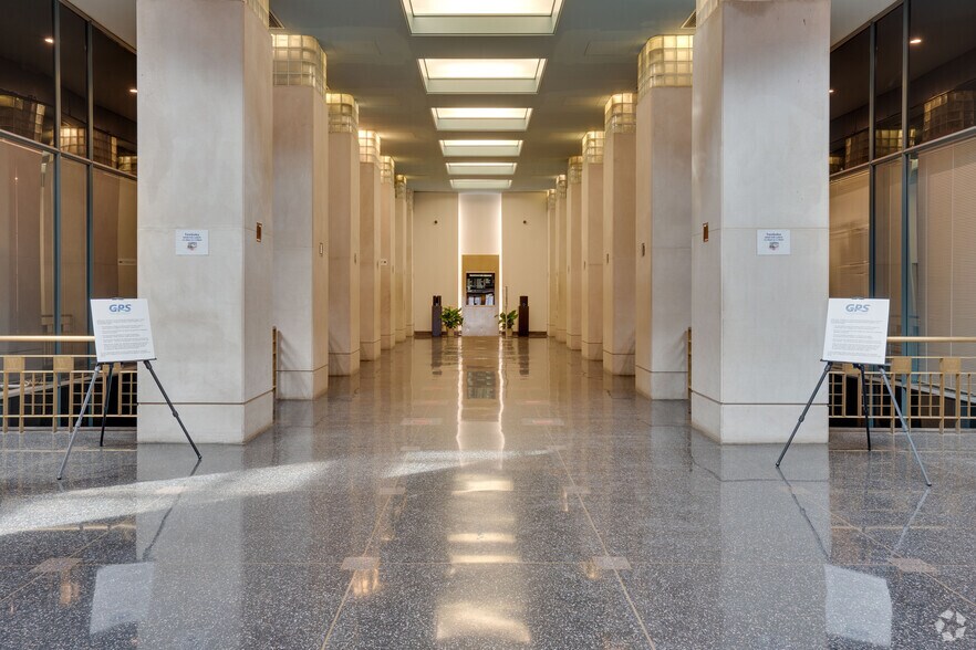 More Photos Of 651-659 W Washington Blvd, Chicago Office For Lease