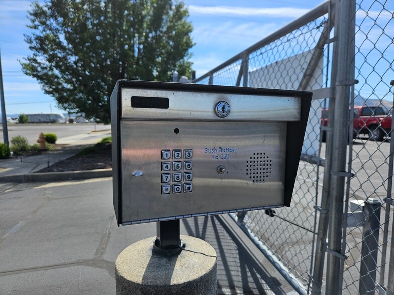 More Photos Of 1060 Dillon Way, Central Point Self Storage For Sale