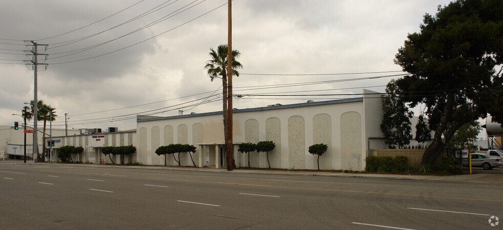 More Photos Of 2201 S Hathaway St, Santa Ana Warehouse For Lease