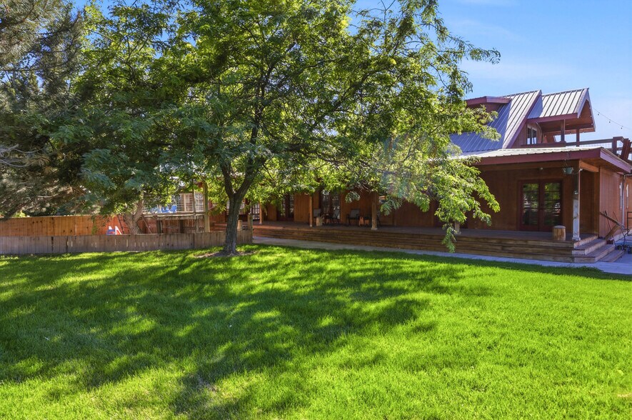 More Photos Of 315 Monument Dr, Burbank Freestanding For Sale