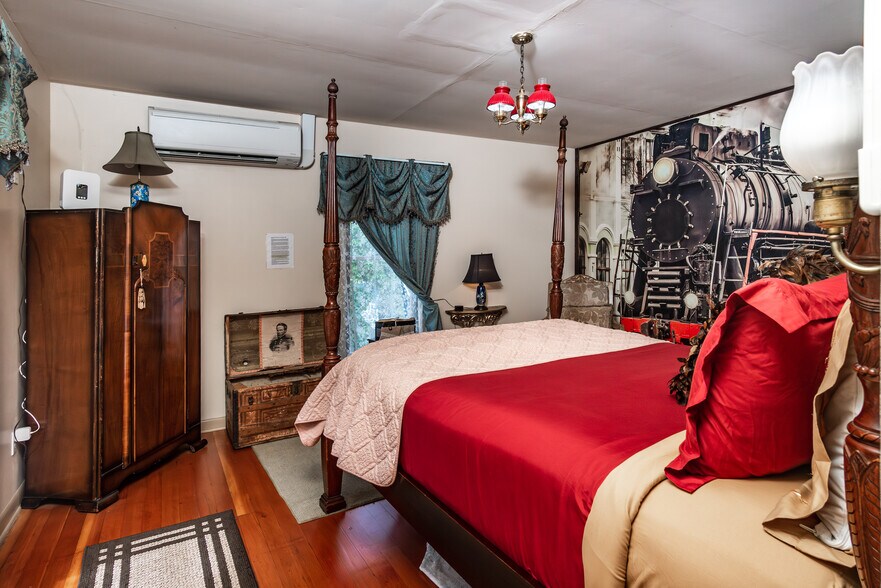 More Photos Of 236 SE Stephens St, Roseburg Hospitality For Sale