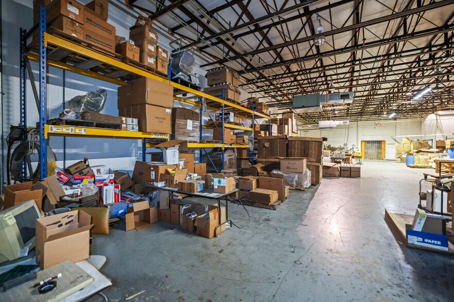 More Photos Of 1555 Sunshine Dr, Clearwater Warehouse For Sale