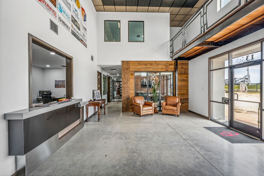 More Photos Of 1330 N US Highway 281, Stephenville Manufacturing For Lease