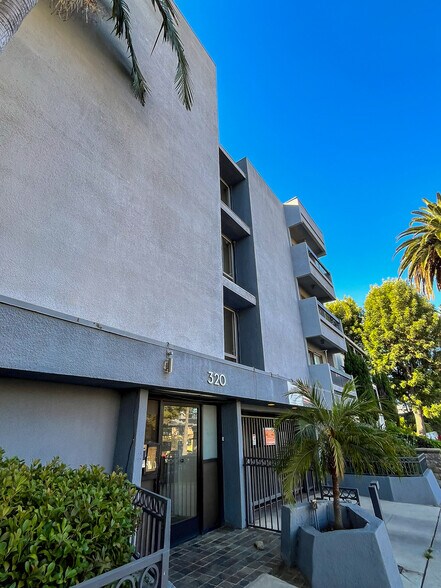 More Photos Of 320 S Occidental Blvd, Los Angeles Apartments For Sale