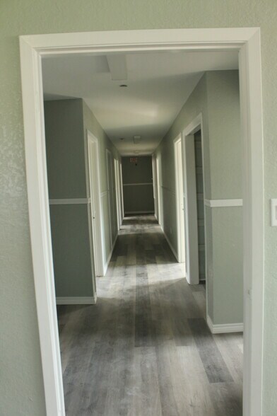 More Photos Of 620 Brazosport Blvd N, Clute Flex For Lease