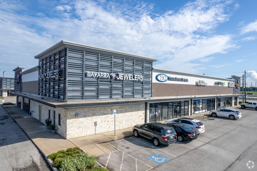 More Photos Of 19010-19074 Gulf Fwy, Friendswood Unknown For Lease