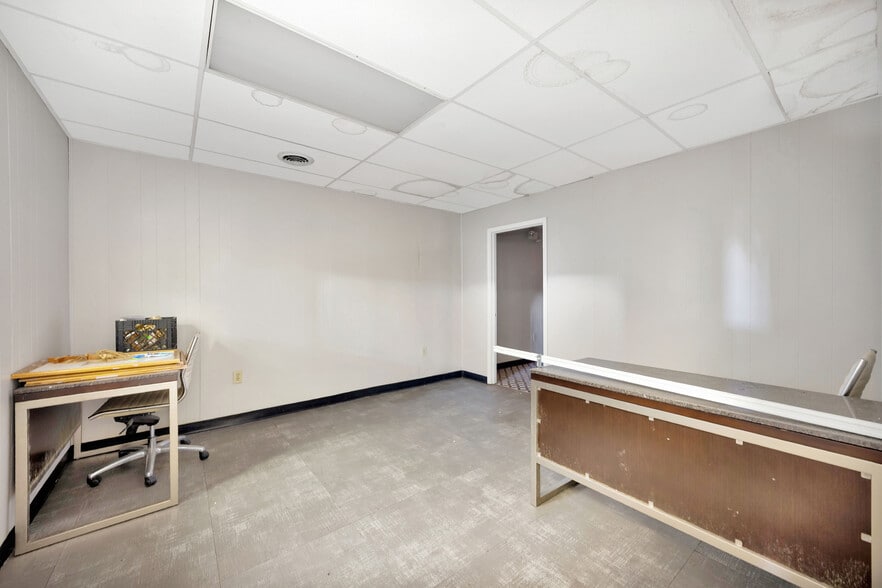 More Photos Of 3-7 Stuckhardt Rd, Trotwood Storefront Retail Office For Sale