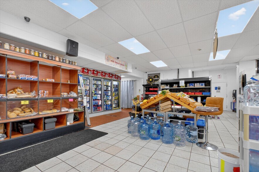 More Photos Of 4 Oscawana Lake Rd, Putnam Valley Supermarket For Sale