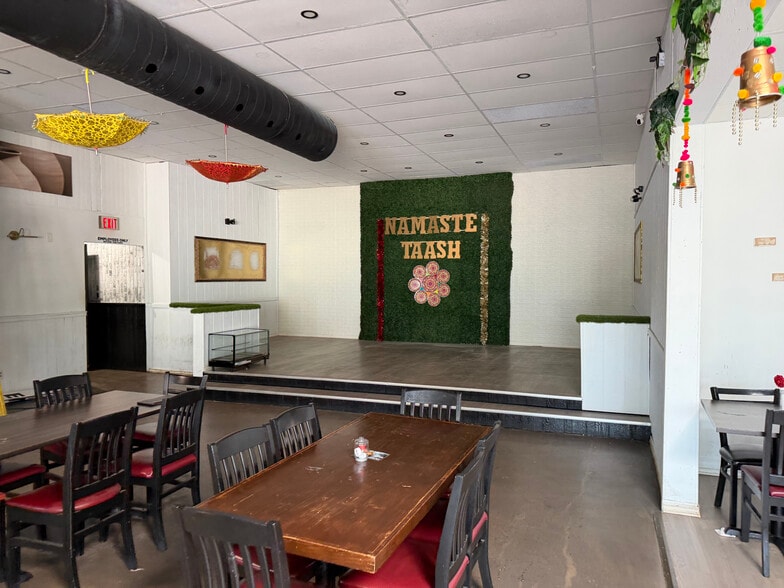 More Photos Of 547 Ontario St, St Catharines Restaurant For Lease