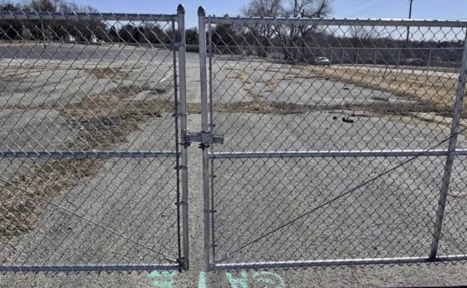 More Photos Of 6161 N 78th St, Omaha Land For Lease