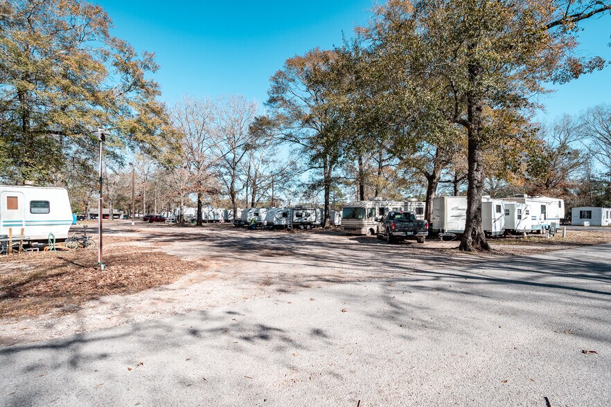 More Photos Of 19135 FM 1485, New Caney Trailer Camper Park For Sale