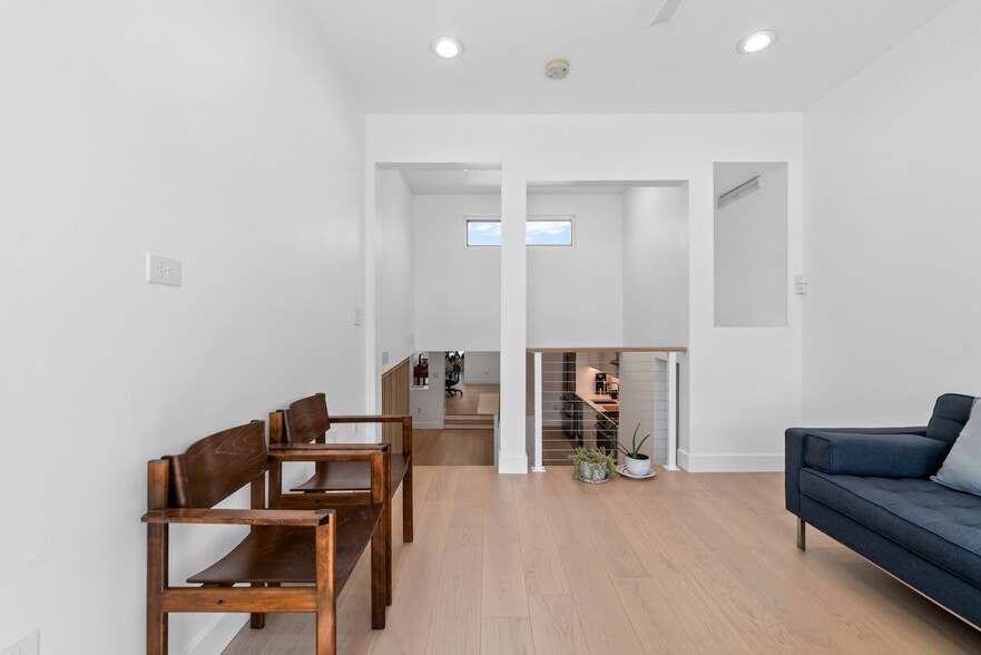 More Photos Of 422 S Highland Ave, Baltimore Storefront Retail Residential For Sale