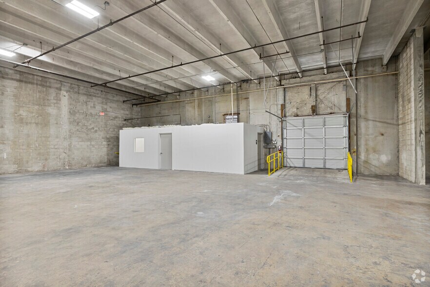 More Photos Of 7212-7282 NW 33rd St, Miami Unknown For Lease