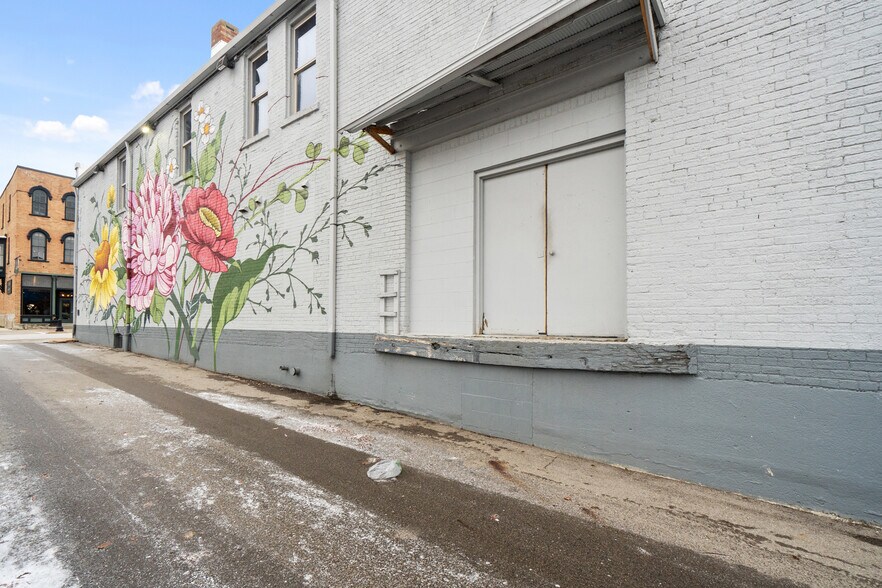 More Photos Of 132 W Pearl St, Jackson Storefront For Sale