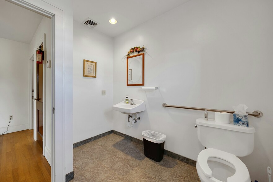 More Photos Of 225 Liberty St, Little Ferry Office For Sale