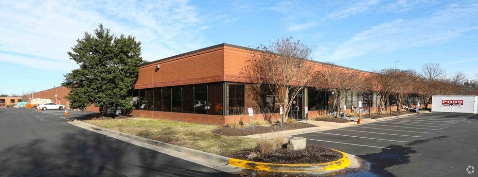 More Photos Of 360 Herndon Pky, Herndon Flex For Lease
