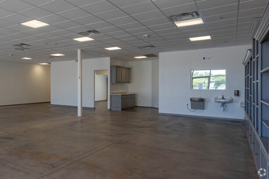 More Photos Of 480 24th Ave NW, Norman General Retail For Sale