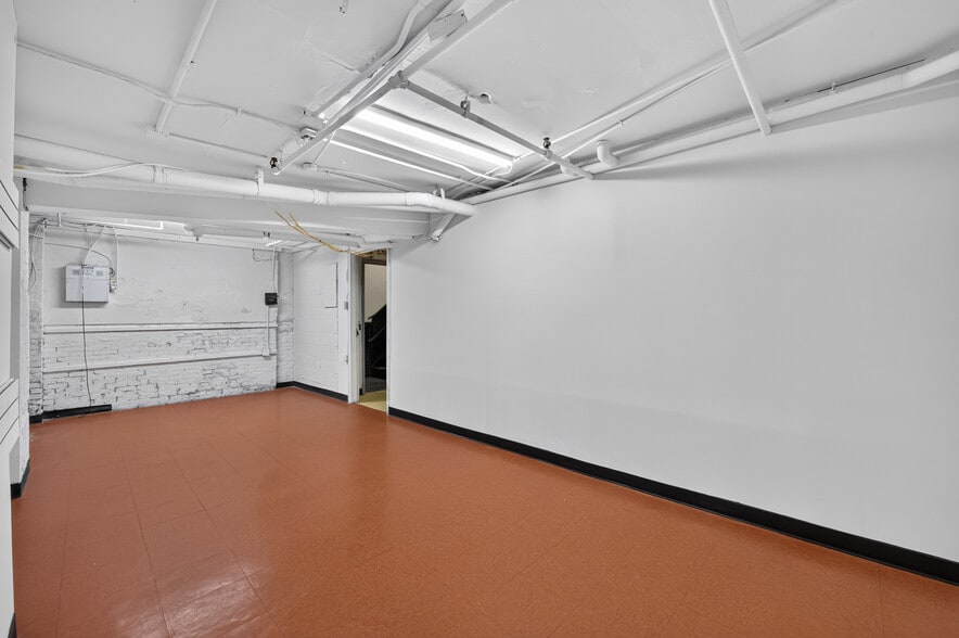 More Photos Of 356 Broadway, New York Apartments For Sale