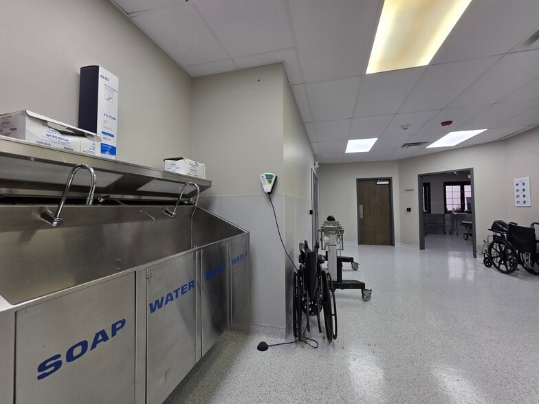 More Photos Of 16604 107th St, Orland Park Healthcare For Sale