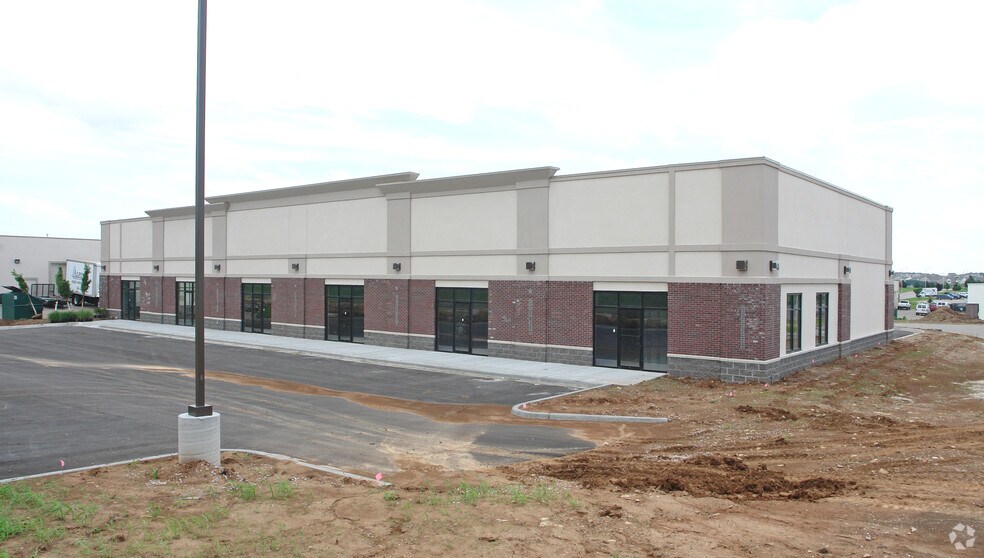 More Photos Of 23730-23750 W 83rd Ter, Shawnee Warehouse For Lease