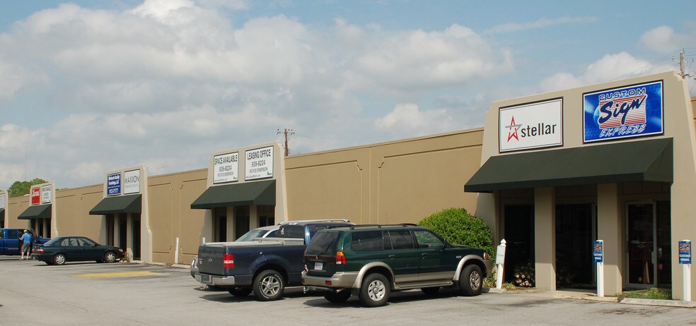 More Photos Of 237 Oxmoor Cir, Birmingham Unknown For Lease