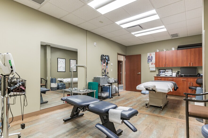 More Photos Of 9299 S Broadway, Highlands Ranch Medical For Sale