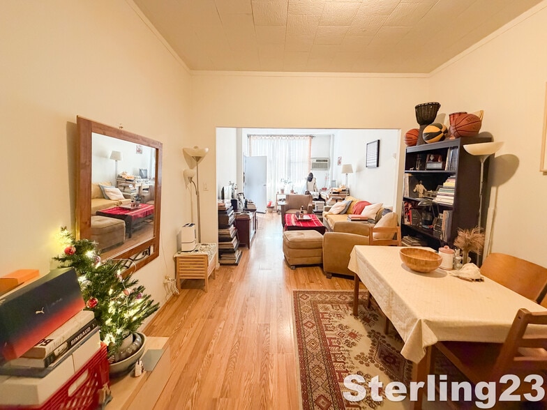More Photos Of , Astoria General Retail For Sale