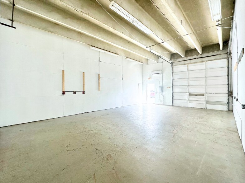 More Photos Of 1109 Okeechobee Rd, West Palm Beach Warehouse For Lease