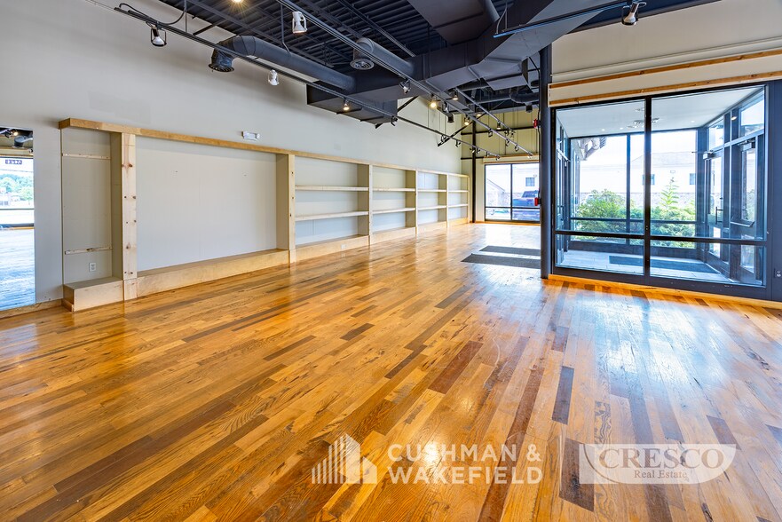 More Photos Of 8269 E Washington St, Bainbridge Village General Retail For Sale