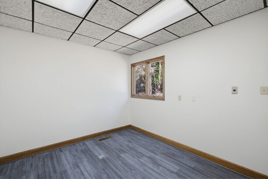 More Photos Of 114 S Park Ter, Eden Medical For Sale