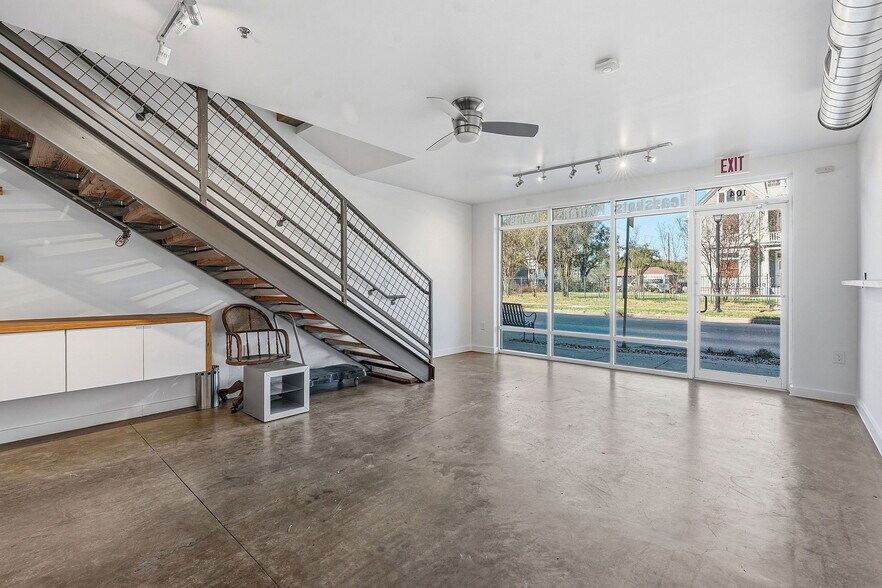 Primary Photo Of 1601 E Cesar Chavez St, Austin Multifamily For Sale