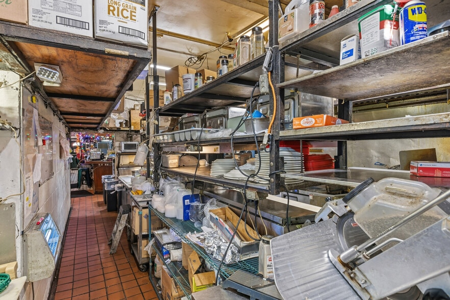 More Photos Of 346 N Main St, Memphis Restaurant For Sale