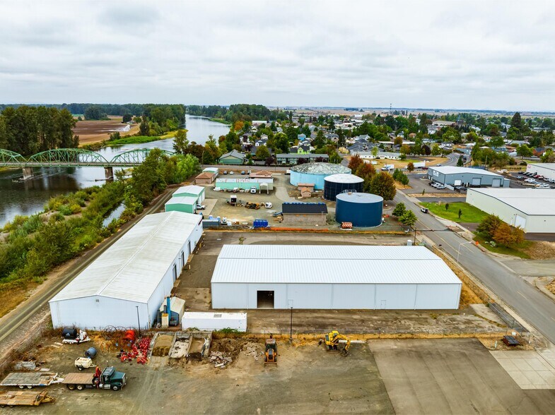More Photos Of 810 S 2nd St, Harrisburg Warehouse For Lease