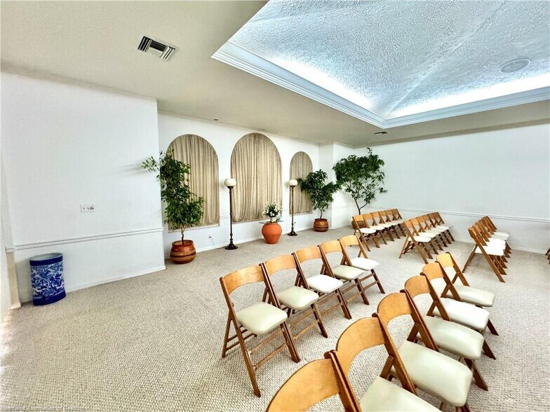 More Photos Of 2605 Bayview St, Sebring General Retail For Sale