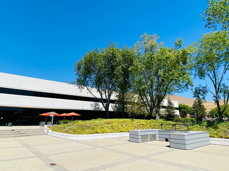 More Photos Of 5225 Hellyer Ave, San Jose Unknown For Lease