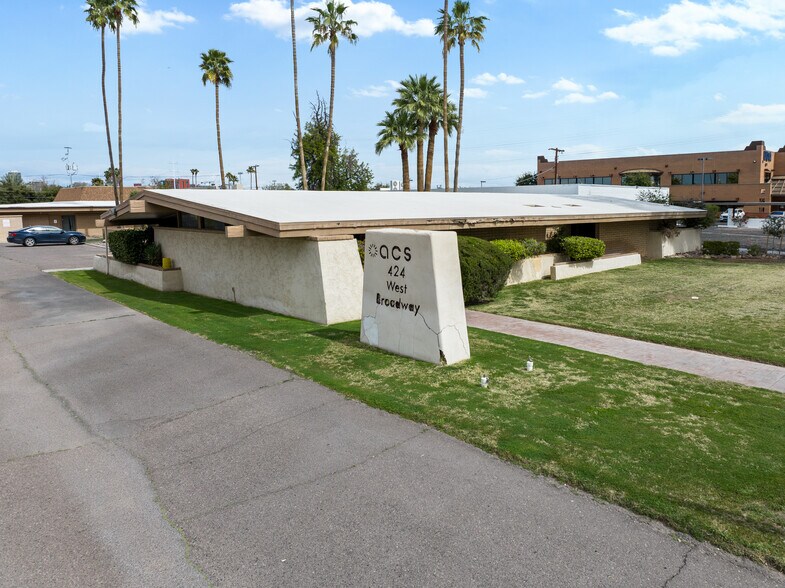 More Photos Of 424 W Broadway Rd, Tempe Office For Sale