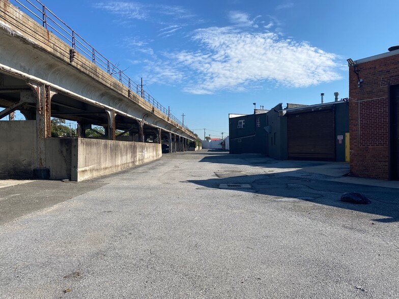 Primary Photo Of 145 E Mineola Ave, Valley Stream Warehouse For Lease