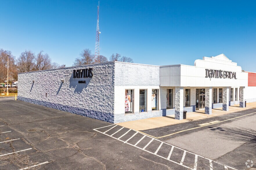 More Photos Of 4216-4216 W Wendover Ave, Greensboro Freestanding For Lease