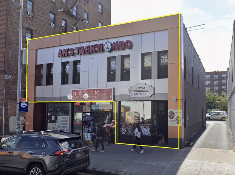 More Photos Of 14240 Roosevelt Ave, Flushing Restaurant For Lease