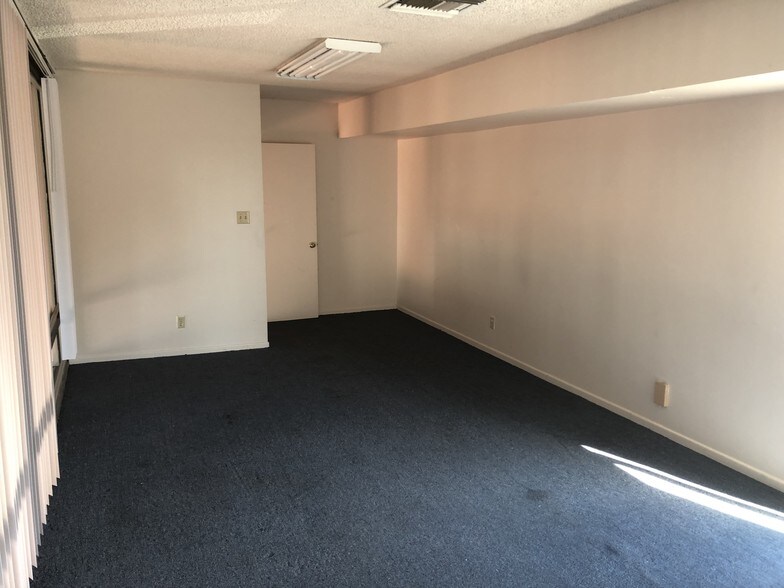 More Photos Of 1779 E Florida Ave, Hemet Office For Lease