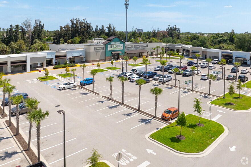 More Photos Of 8595 College Pky, Fort Myers Storefront For Lease