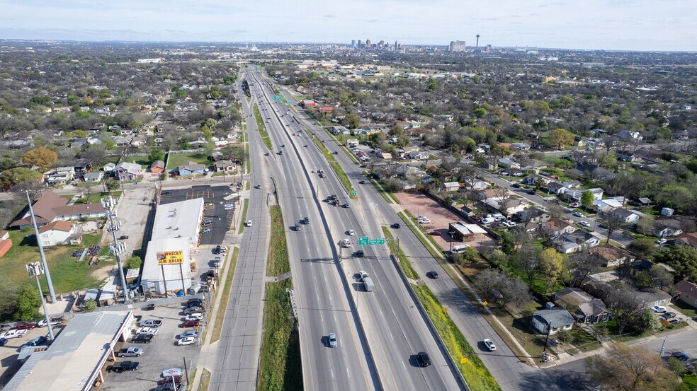 More Photos Of 4407 I-35 Fwy, San Antonio Unknown For Lease