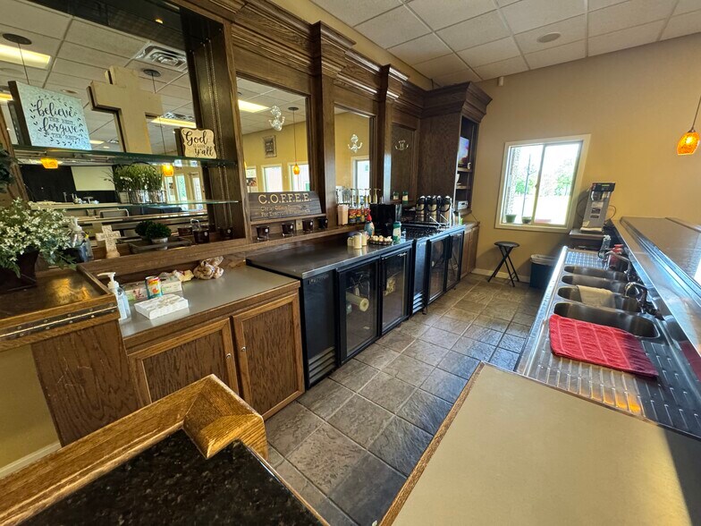 More Photos Of 2130 Country Club Rd, Palestine Golf Course Driving Range For Sale