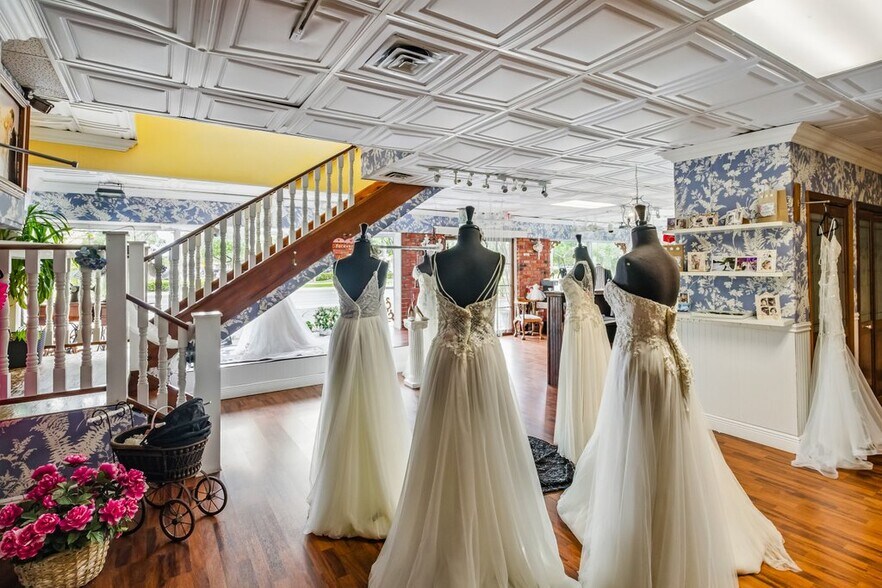 More Photos Of 4066 Broward Blvd, Fort Lauderdale Storefront Retail Office For Sale