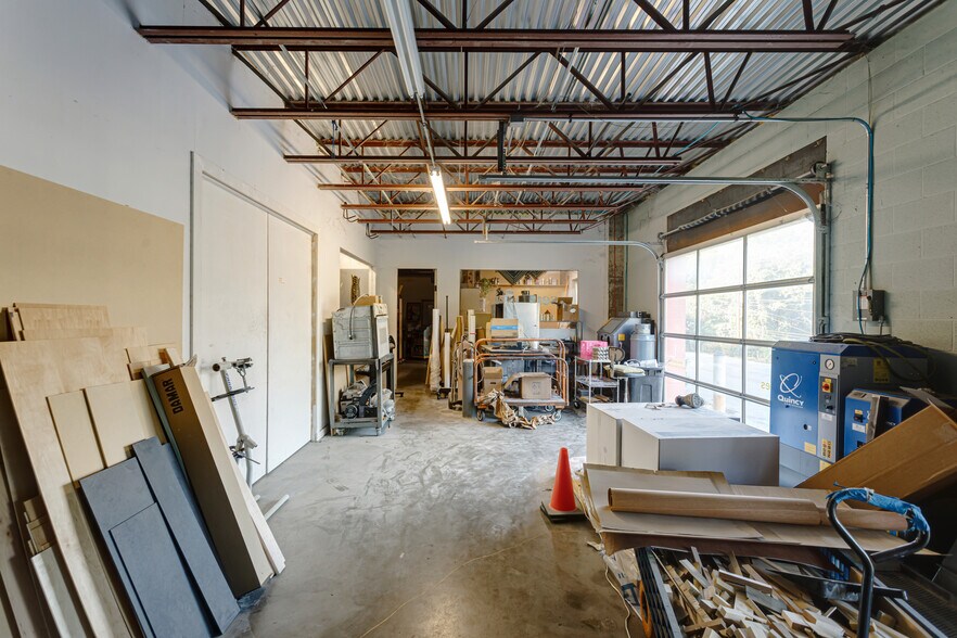More Photos Of 2101 Dunn Ave, Nashville Warehouse For Sale
