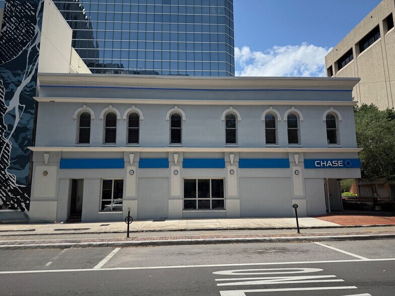 Primary Photo Of 300 N Franklin St, Tampa Office For Lease