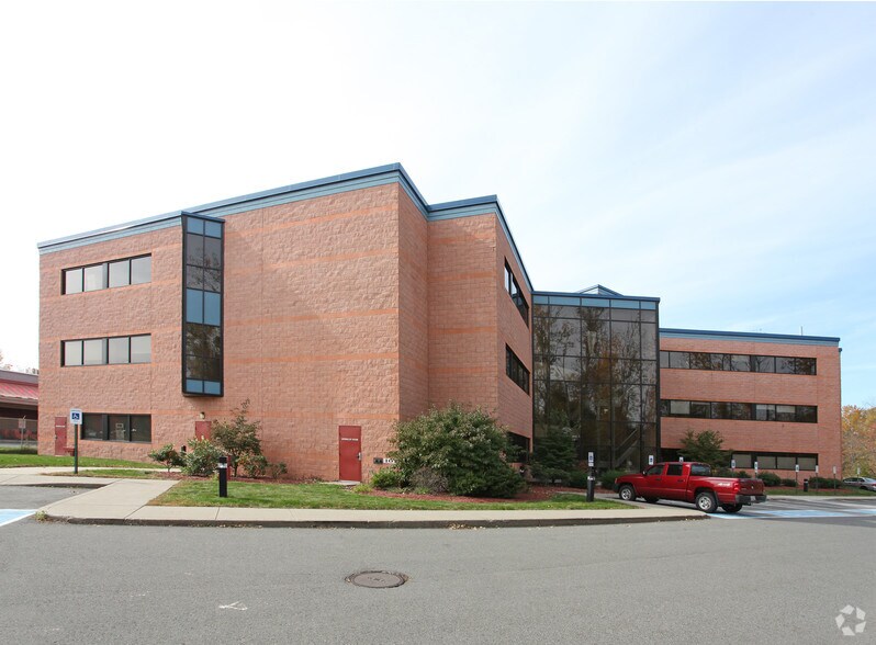 More Photos Of 101 University Dr, Amherst Medical For Lease