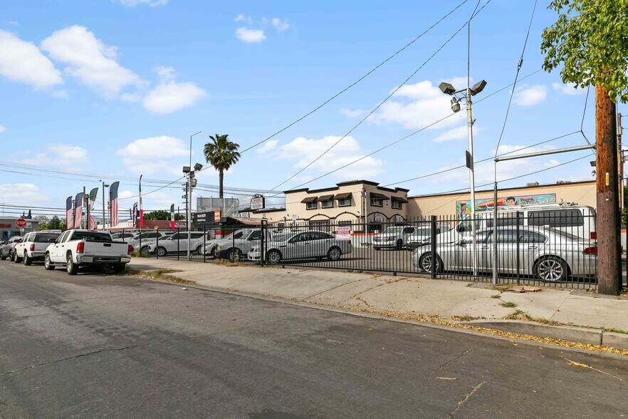 More Photos Of 13632 Van Nuys Blvd, Pacoima Auto Repair For Sale