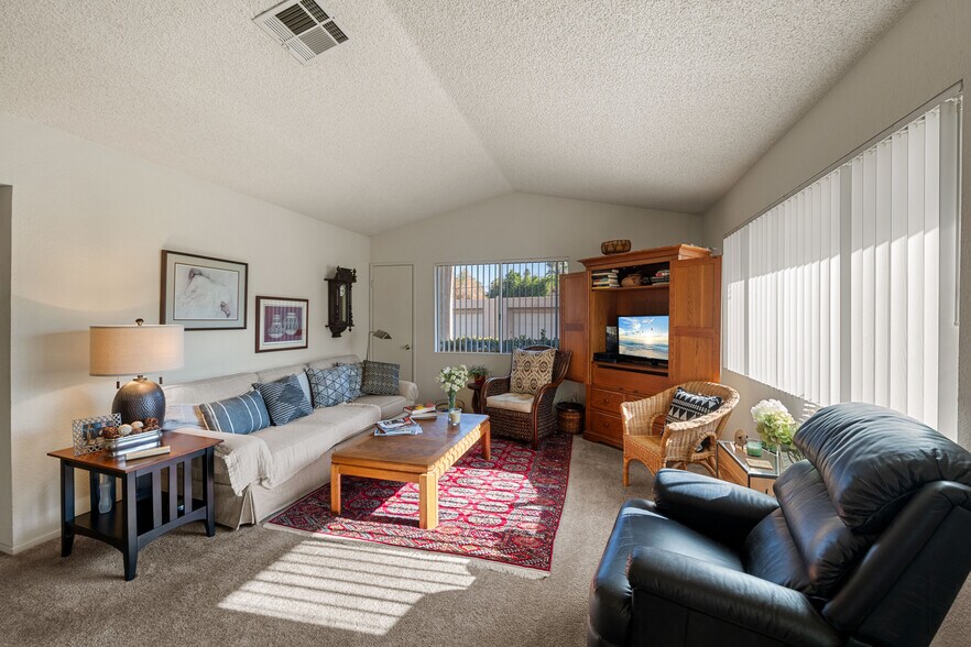 More Photos Of 72805 Park View Dr, Palm Desert Apartments For Sale