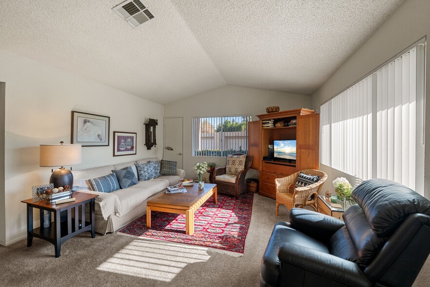 More Photos Of 72805 Park View Dr, Palm Desert Apartments For Sale